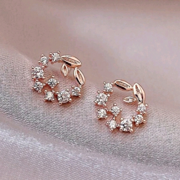 Jewelry - Gold Leaf Rhinestone Earrings